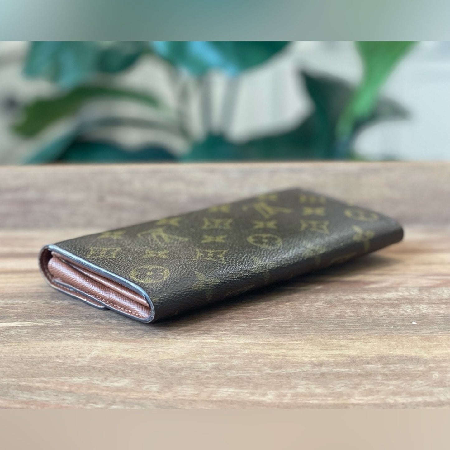 Authentic Louis Vuitton Monogram Sarah Wallet on Chain