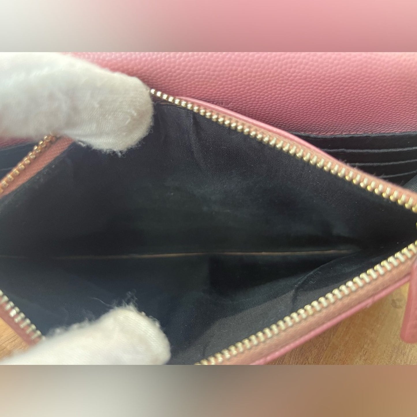 Authentic Yves Saint Laurent Pink Grain De Poudre Matelasse Chevron Crossbody