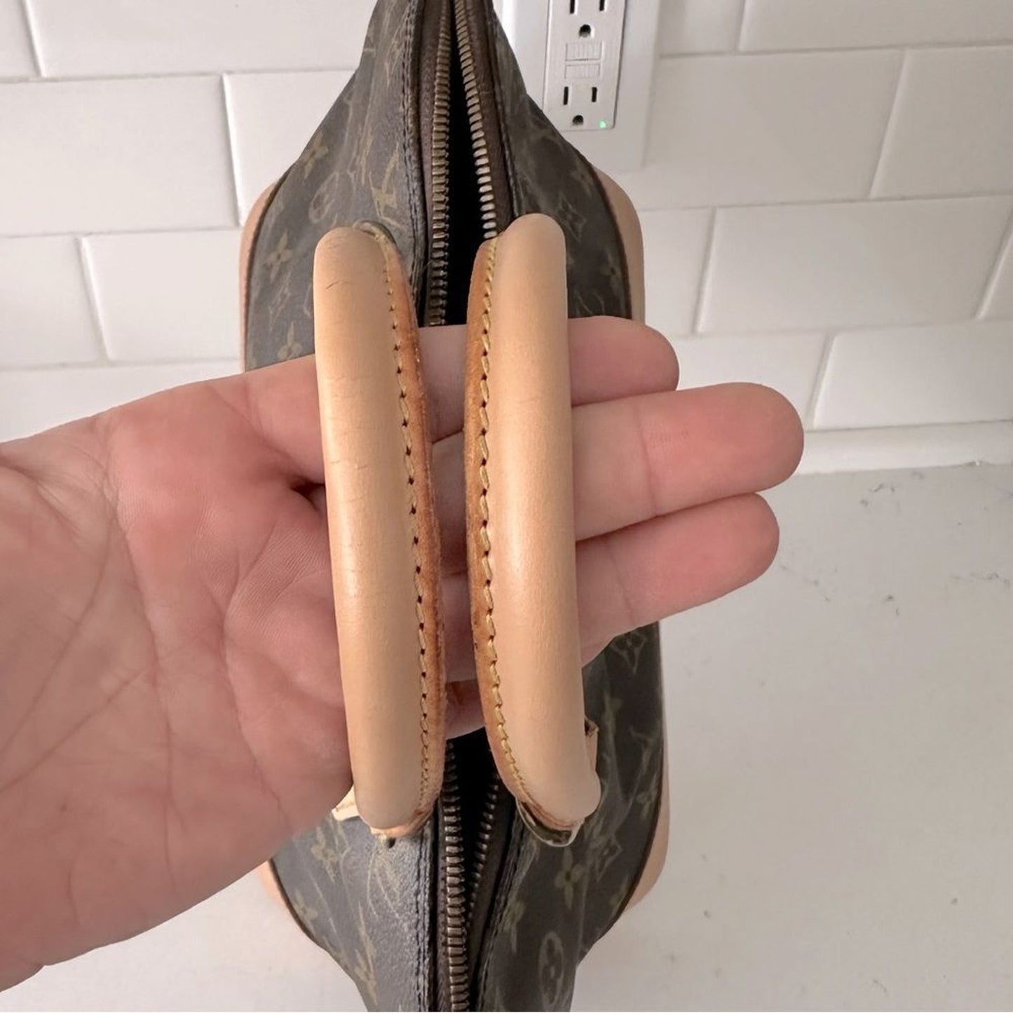 💯 AUTH Louis Vuitton Alma PM