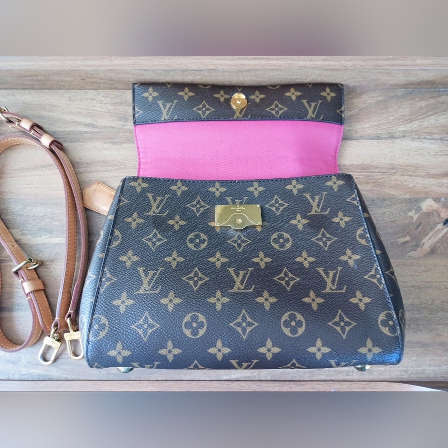 Authentic Louis Vuitton LV Monogram Cluny BB Witch Original Strap