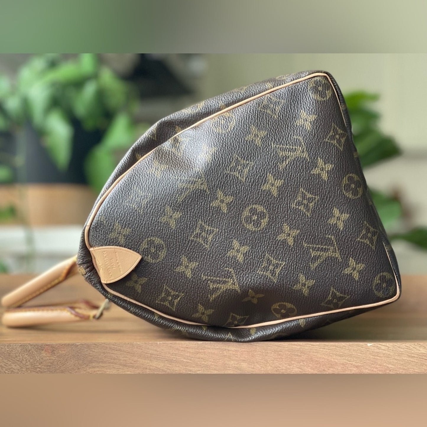 authentic Louis Vuitton Speedy 35