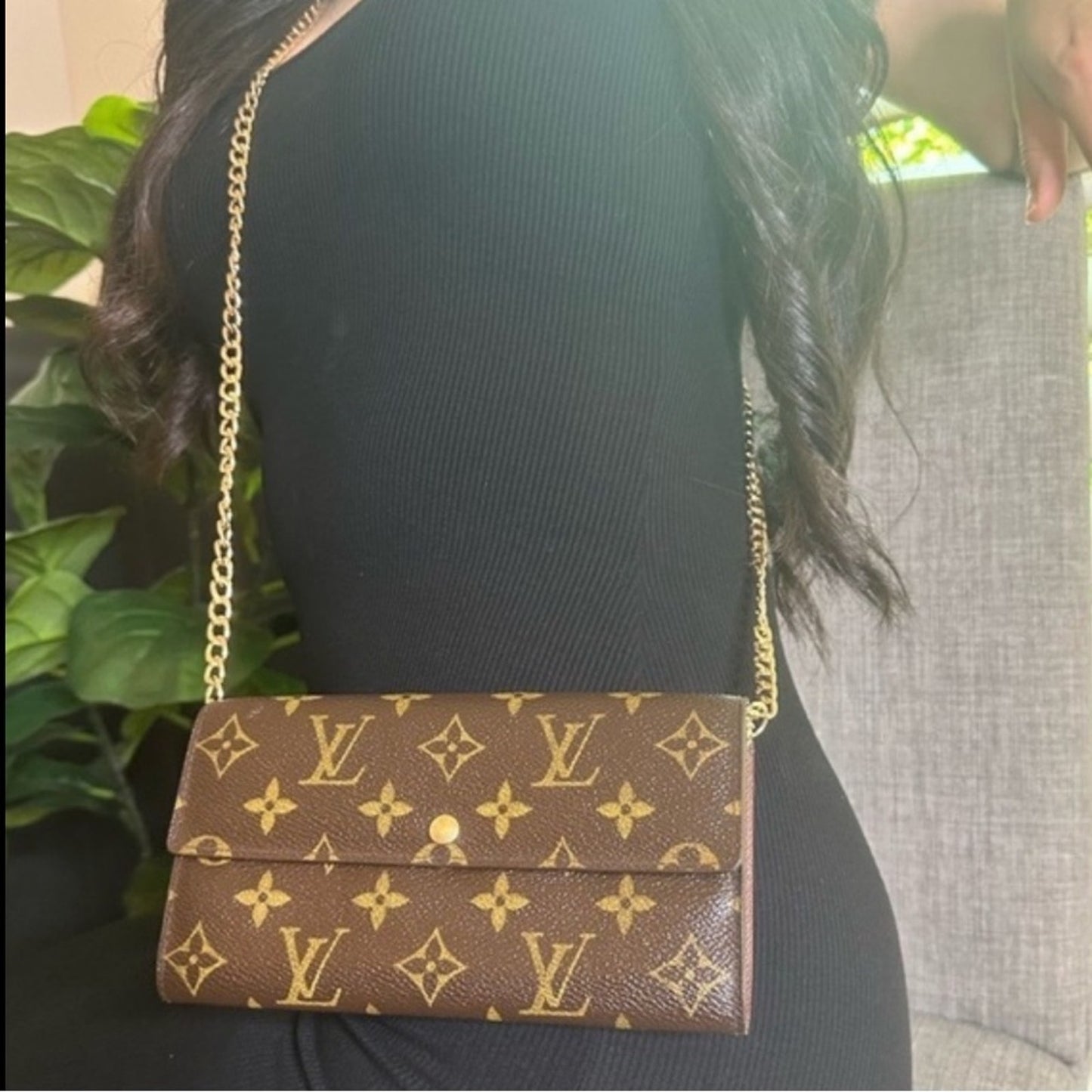 Authentic Louis Vuitton Monogram LV Sarah Wallet on Chain