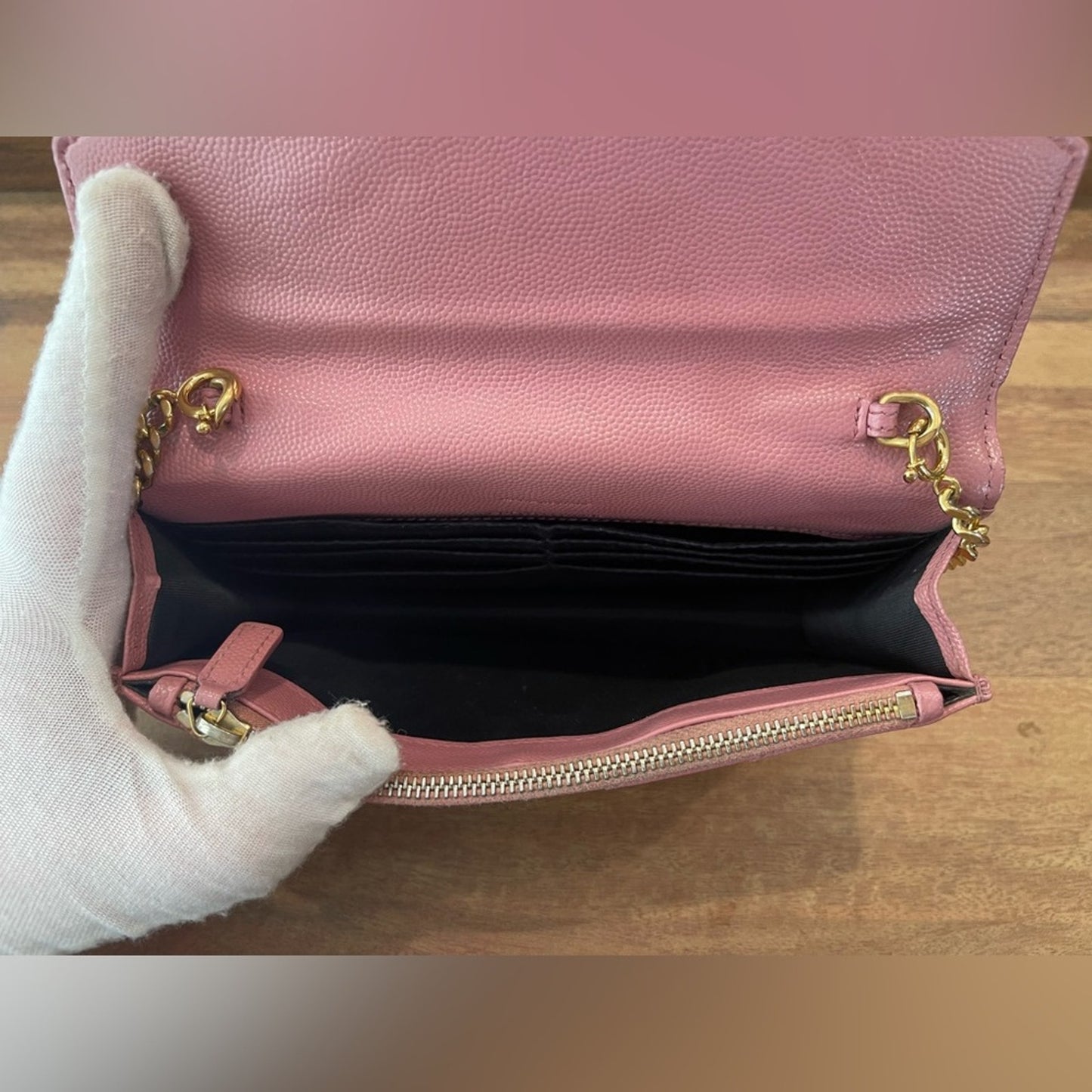 Authentic Yves Saint Laurent Pink Grain De Poudre Matelasse Chevron Crossbody