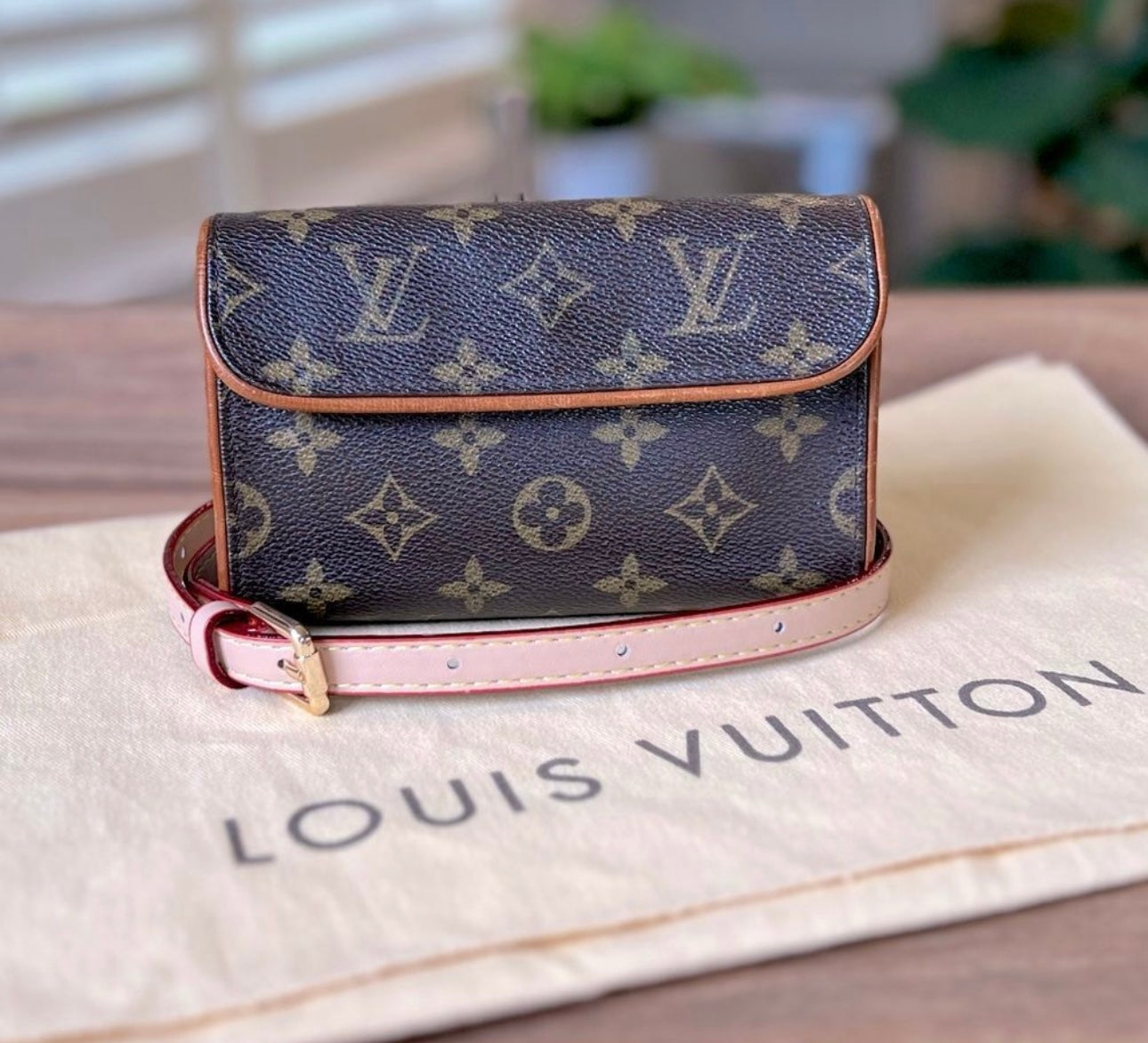 Pochette florentine outlet louis vuitton