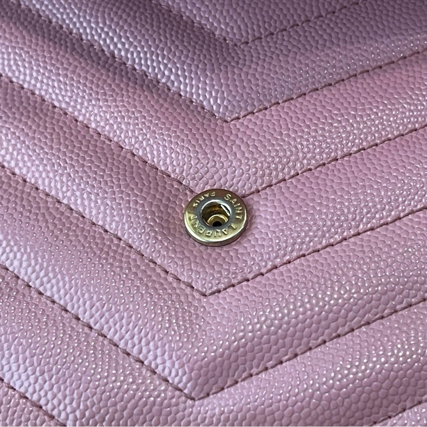 Authentic Yves Saint Laurent Pink Grain De Poudre Matelasse Chevron Crossbody